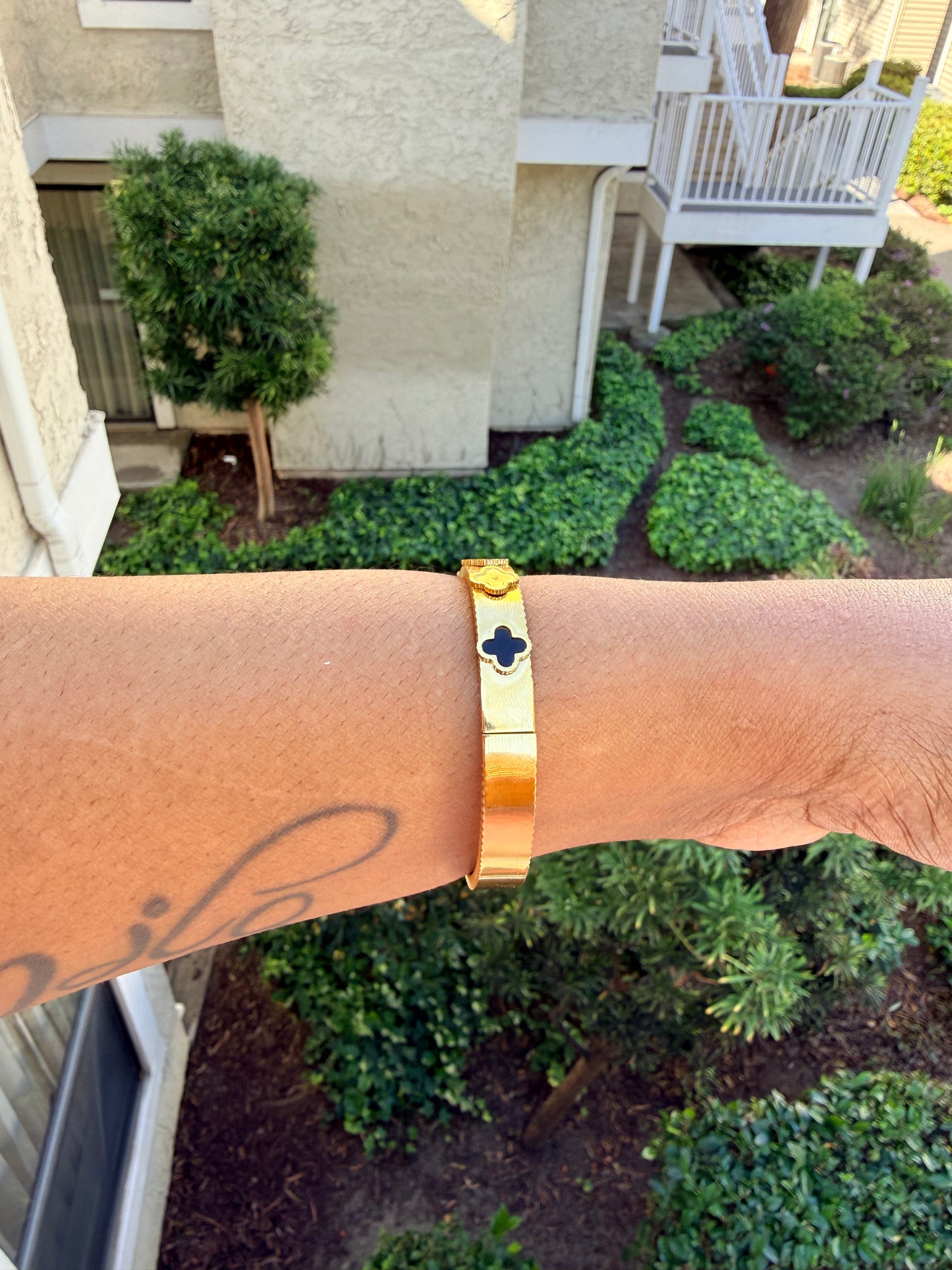 Noir Clover Luxe Bangle