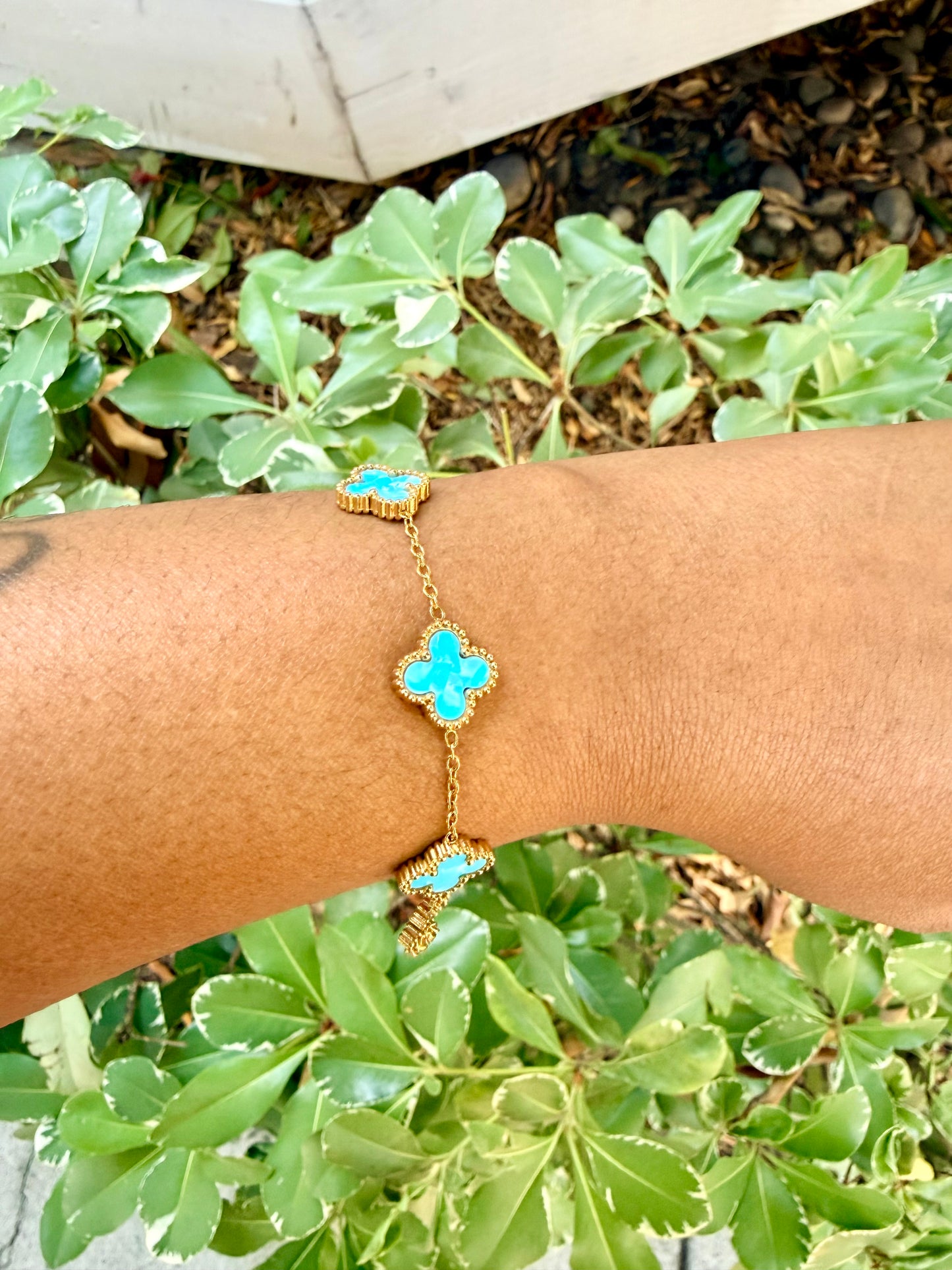 Golden Aqua Clover Drip Bracelet