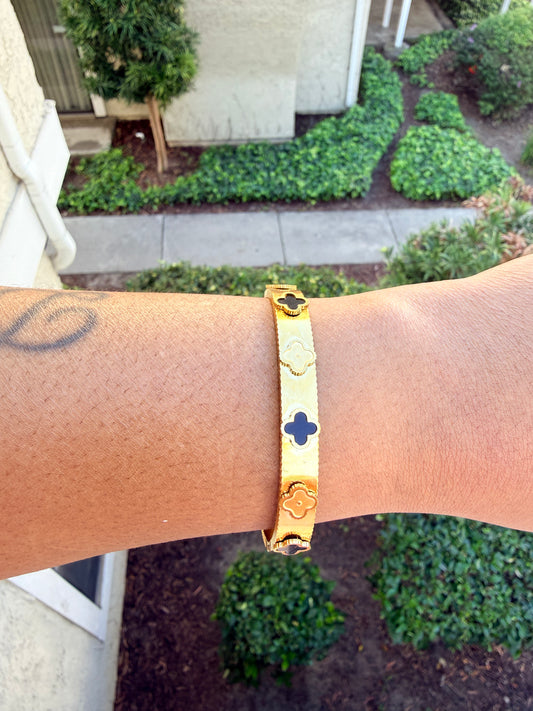 Noir Clover Luxe Bangle